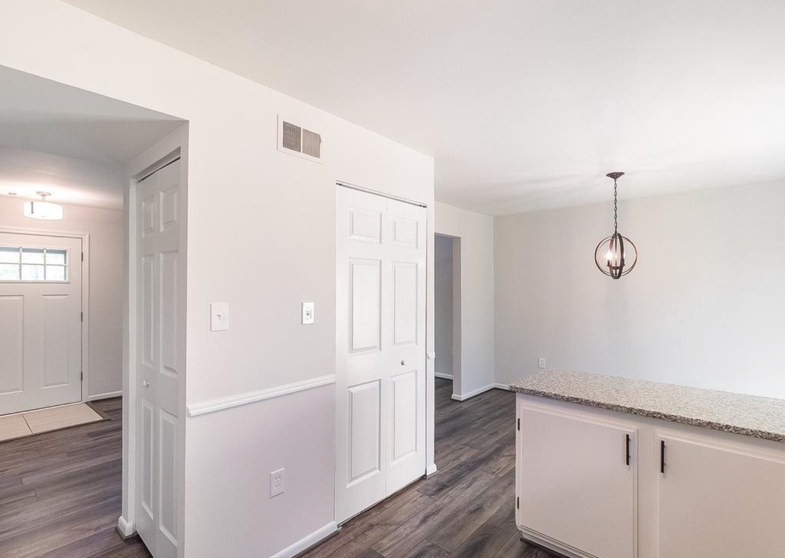 12337 Woodlawn Ct - Photo 4 of 22