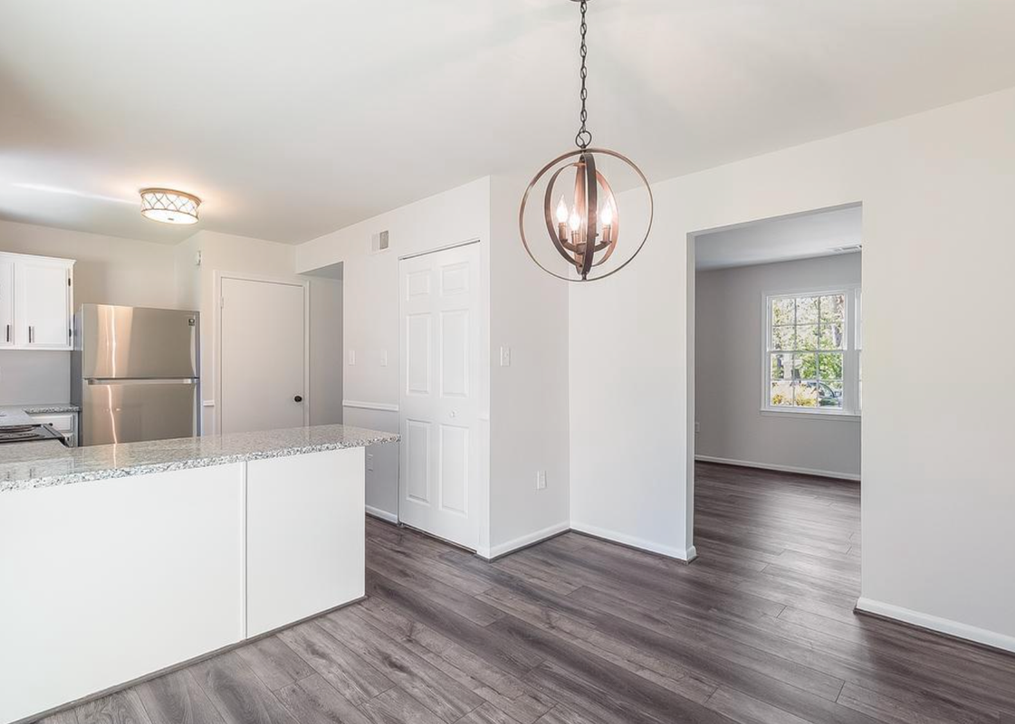 12337 Woodlawn Ct - Photo 5 of 22