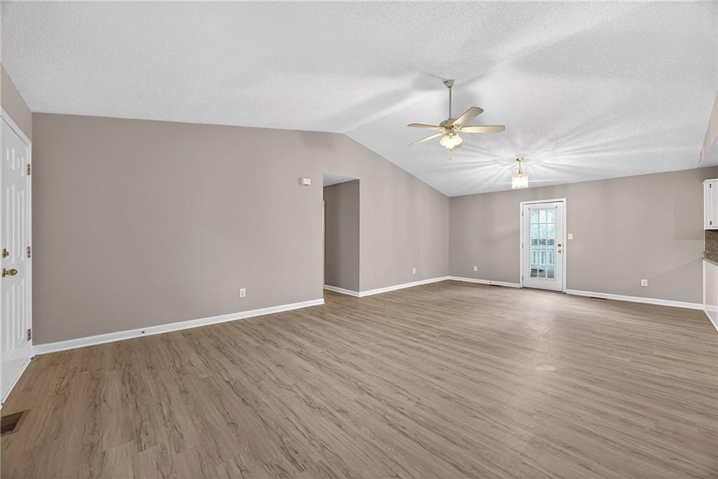 175 White Tail Hills Dr - Photo 7 of 22