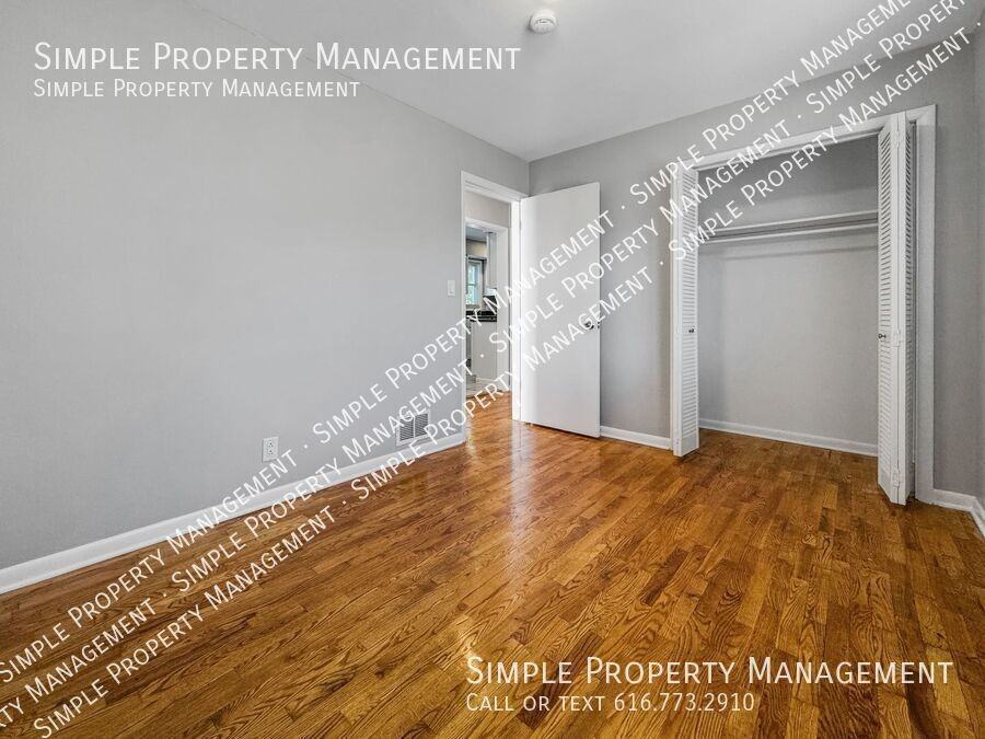 535 Howard St Se - Photo 6 of 14