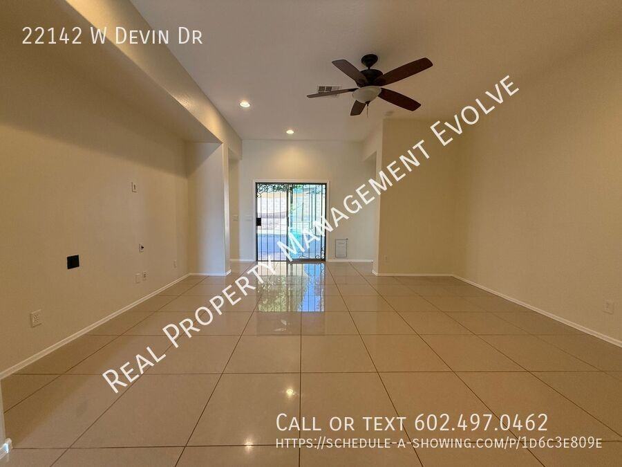 22142 W Devin Dr - Photo 4 of 30