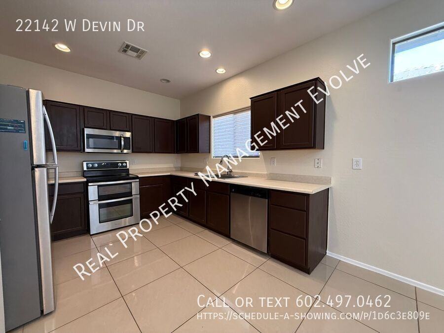 22142 W Devin Dr - Photo 7 of 30