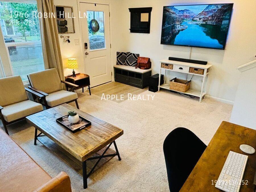 1946 Robin Hill Ln - Photo 6 of 24