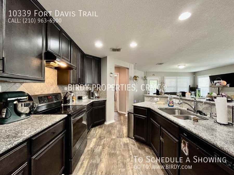 10339 Fort Davis Trl - Photo 5 of 35