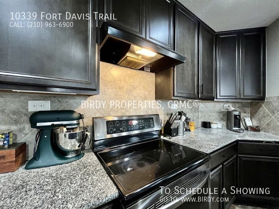 10339 Fort Davis Trl - Photo 6 of 35