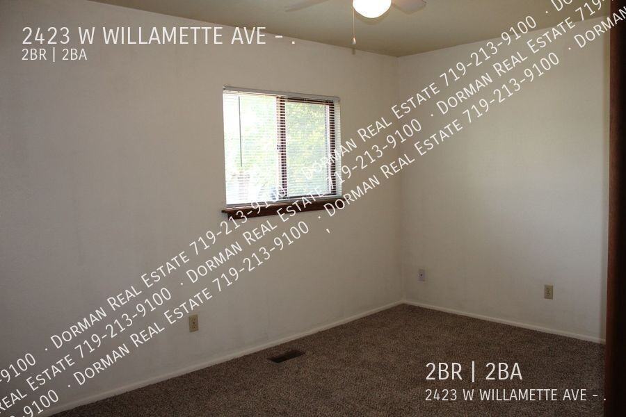 2423 W Willamette Ave - Photo 7 of 11