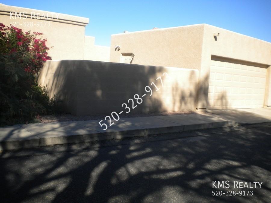 2515 S Timberline Ave - Photo 3 of 38