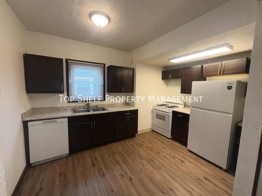 621 Oak Park Ave - Photo 3 of 14