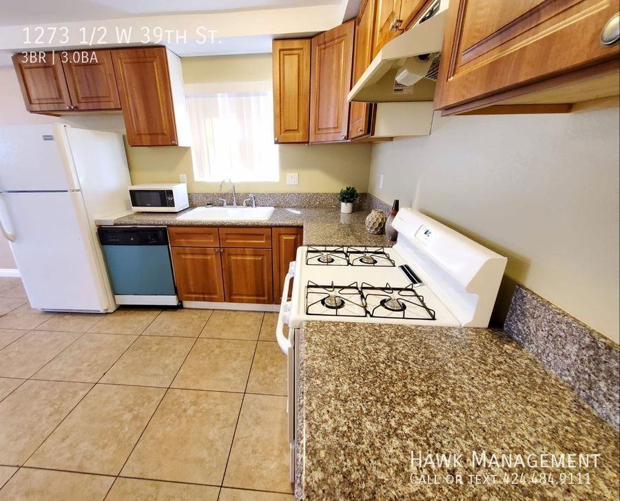 1273 1/2 W 39th St - Photo 6 of 17