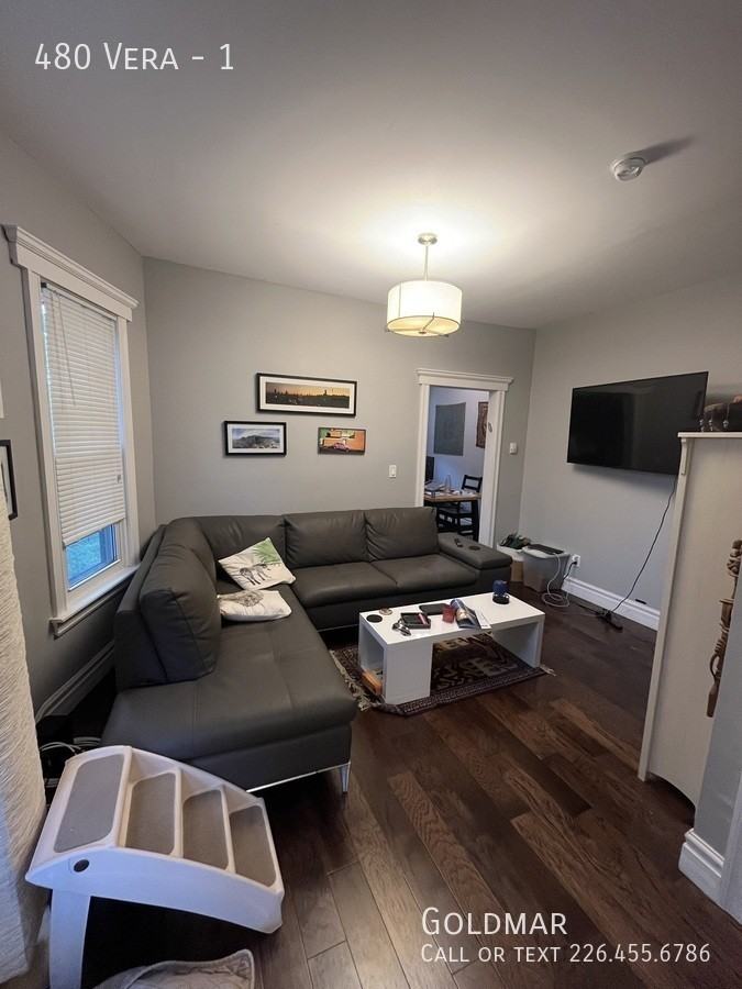 480 Vera Pl #1 - Photo 4 of 8