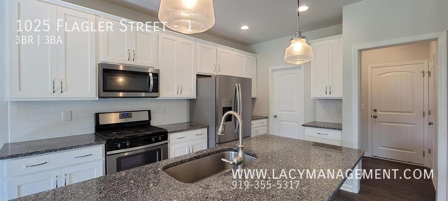 1025 Flagler St #1 - Photo 4 of 26