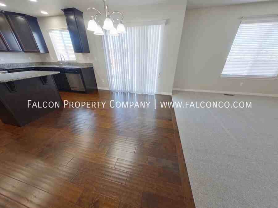 12004 Eagle Crest Ct - Photo 5 of 25