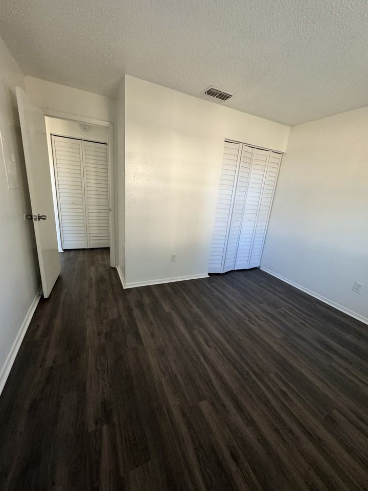 8559 Channelview Cir #1 - Photo 5 of 7