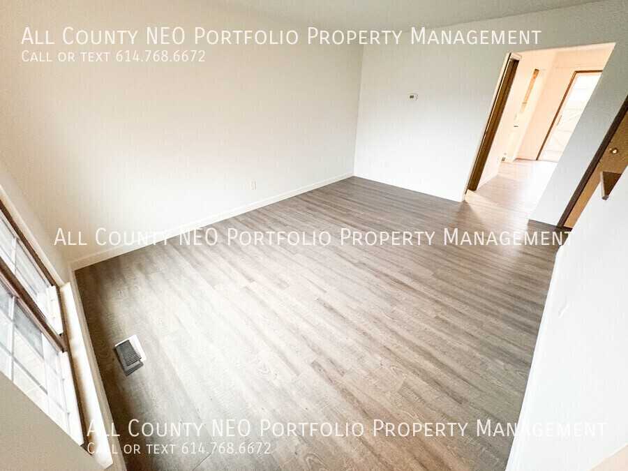 6477 Brookedge Ct - Photo 3 of 23