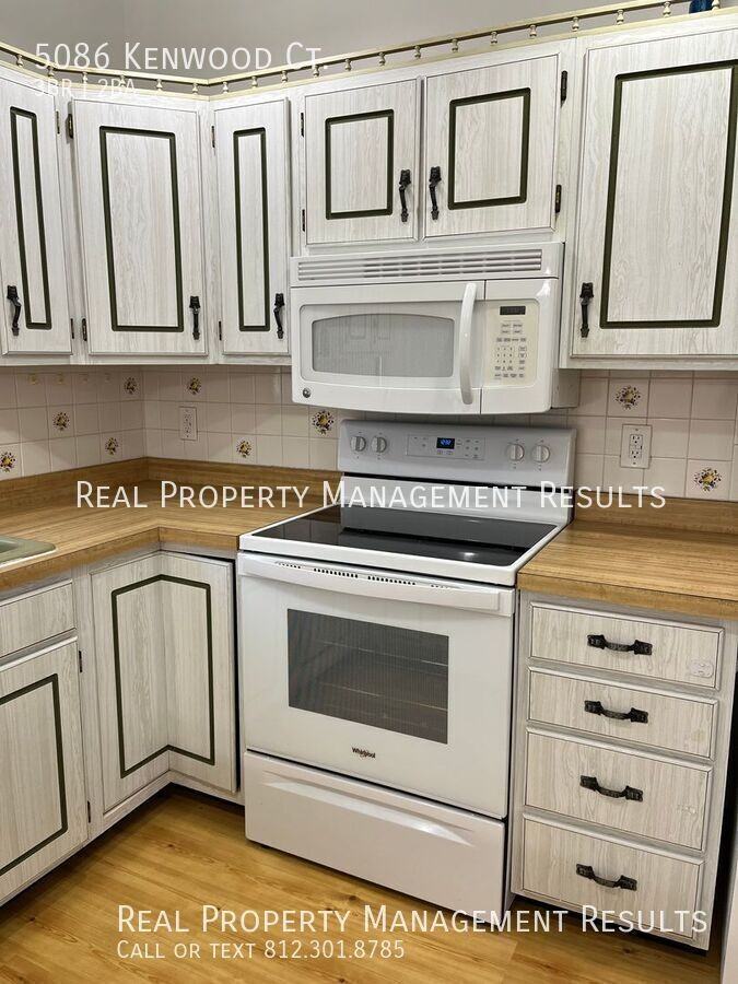 5086 Kenwood Ct - Photo 6 of 21