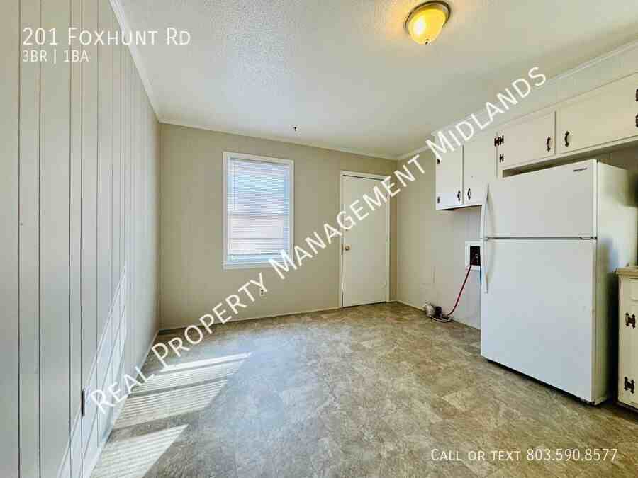 201 Foxhunt Rd - Photo 4 of 10