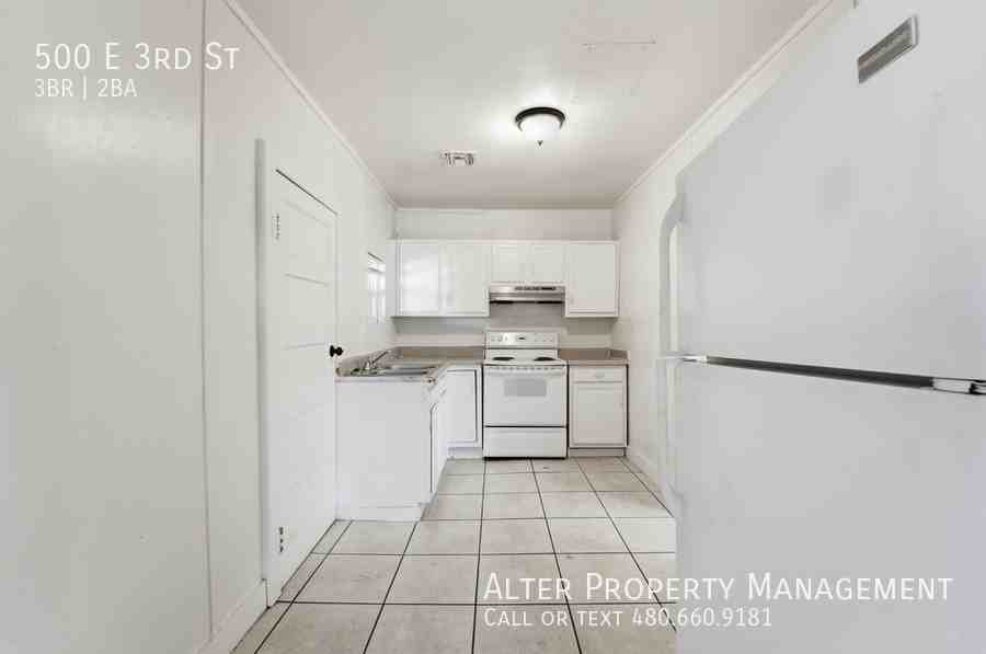 500 E 3rd St - Photo 5 of 21