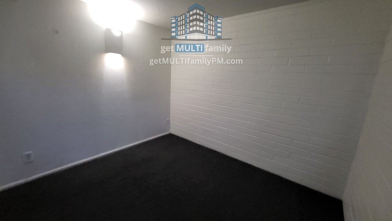 1739 E Cheery Lynn Rd #E - Photo 7 of 9