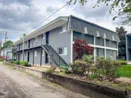 featured image of 252 E 12th Ave #2