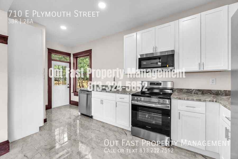 710 E Plymouth St - Photo 6 of 30