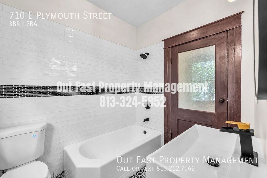 710 E Plymouth St - Photo 7 of 30