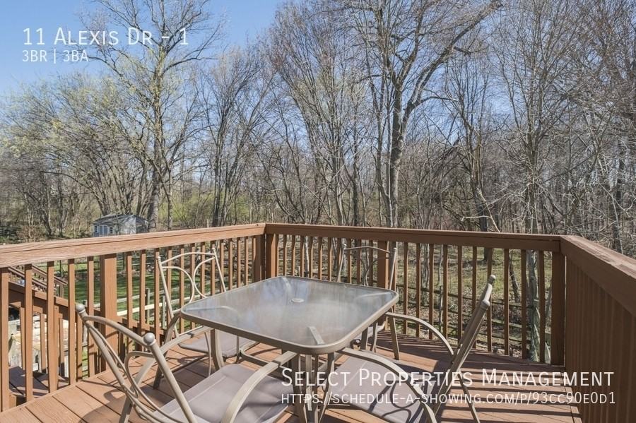 11 Alexis Dr #1 - Photo 2 of 14