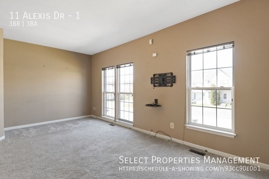 11 Alexis Dr #1 - Photo 6 of 14