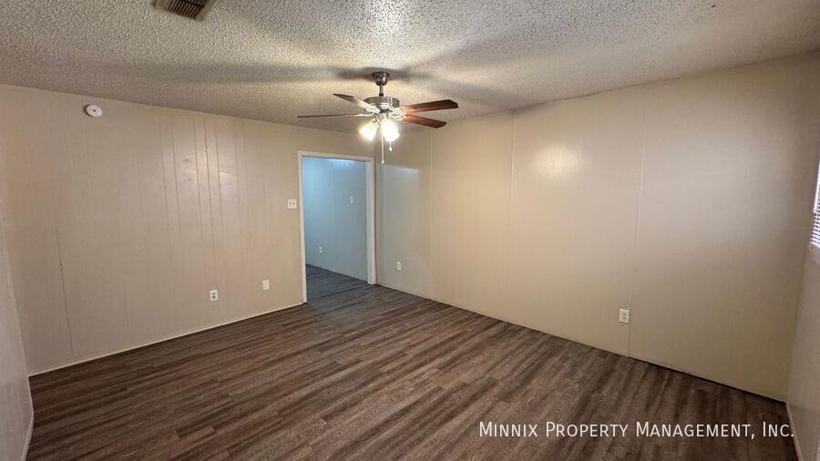 5210 38th St #A - Photo 2 of 11