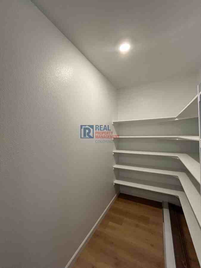 16488 W 92nd Pl - Photo 6 of 31