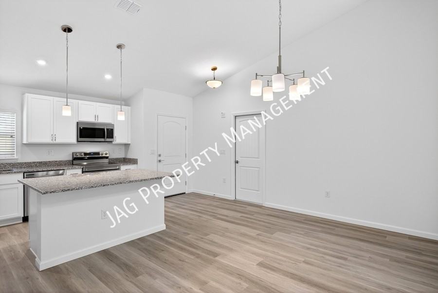 728 Cornelia Ave Se - Photo 6 of 34