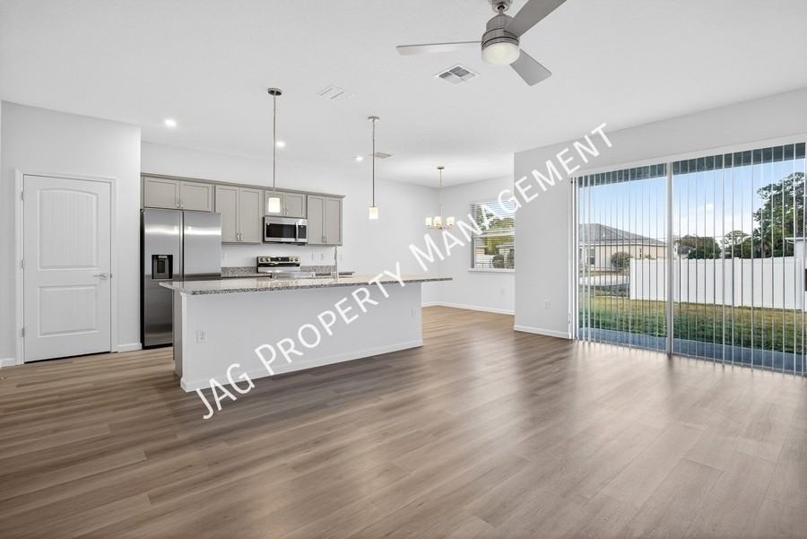 813 Clifton Rd Se - Photo 5 of 33