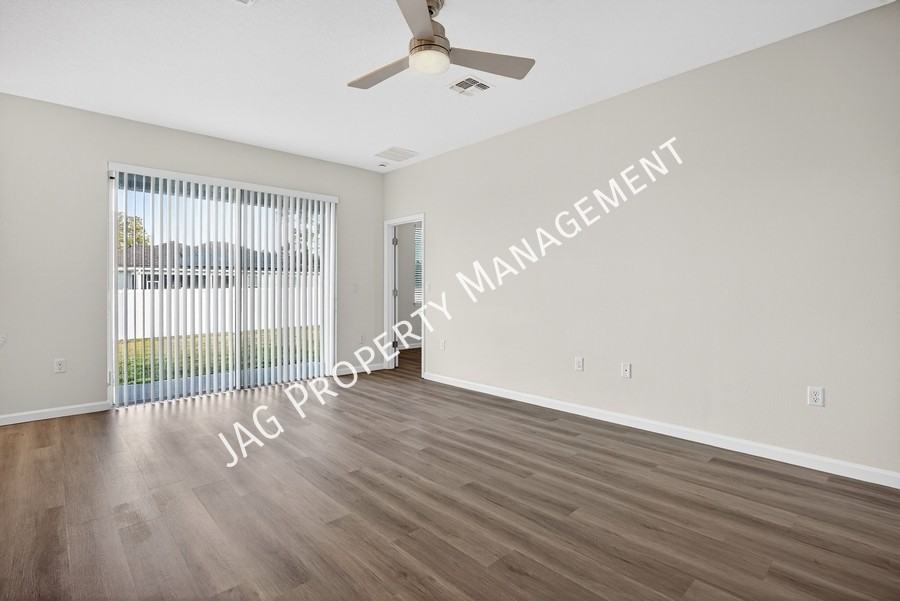 813 Clifton Rd Se - Photo 6 of 33