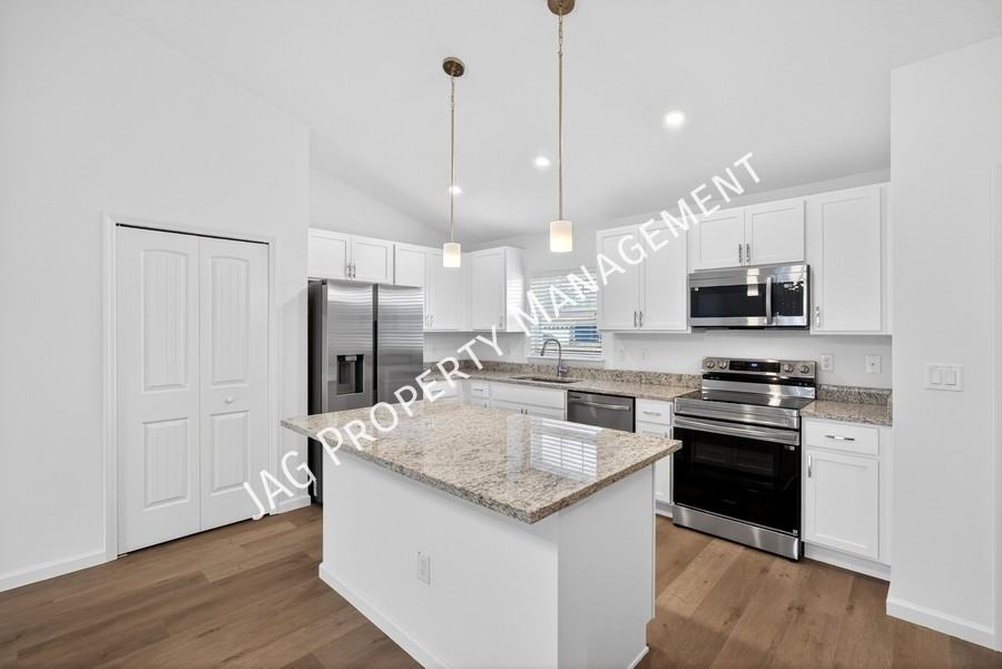 251 Vin Rose Cir Se - Photo 2 of 34