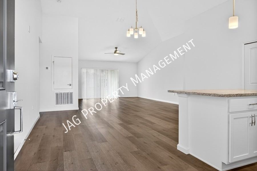 251 Vin Rose Cir Se - Photo 4 of 34