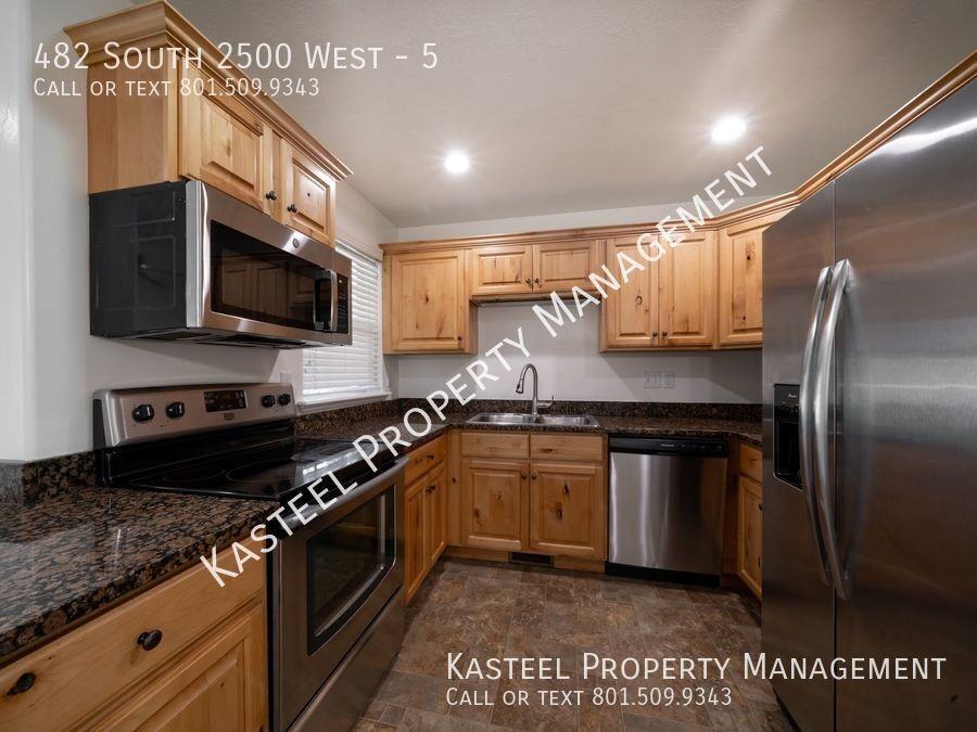 482 S 2500 W #5 - Photo 4 of 22