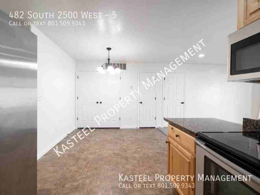 482 S 2500 W #5 - Photo 5 of 22