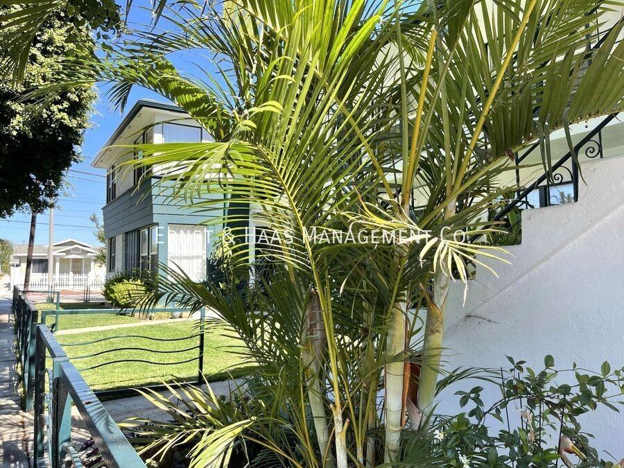 1641 Loma Ave #02 - Photo 2 of 2