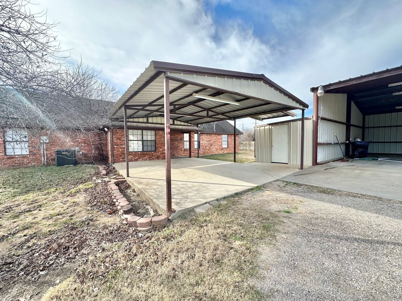 8869 Liberty Rd - Photo 5 of 25