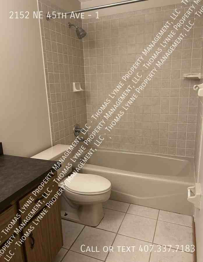 2152 Ne 45th Ave #1 - Photo 3 of 16