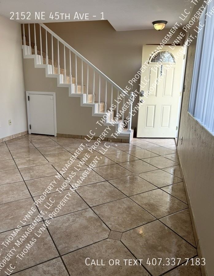 2152 Ne 45th Ave #1 - Photo 5 of 16