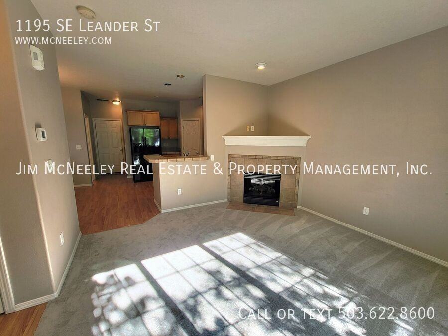1195 Se Leander St - Photo 2 of 20