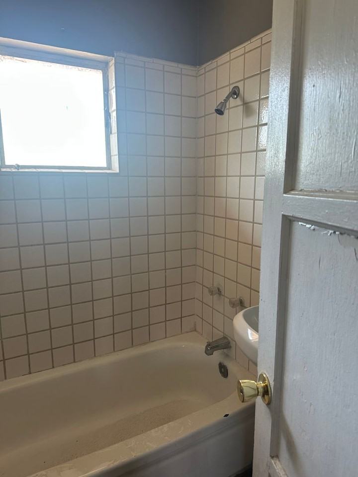 568 W Fredricks St - Photo 4 of 5