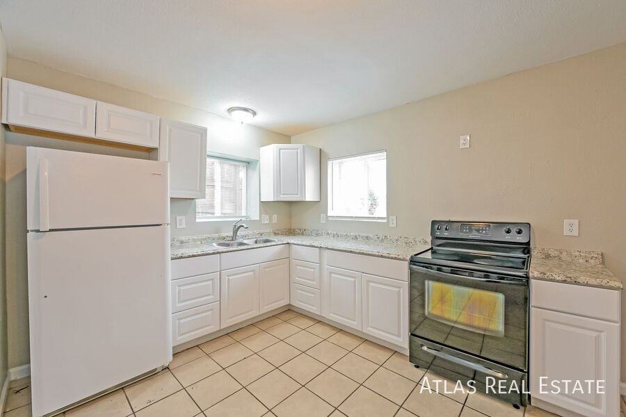 4650 Vine St #B - Photo 2 of 19