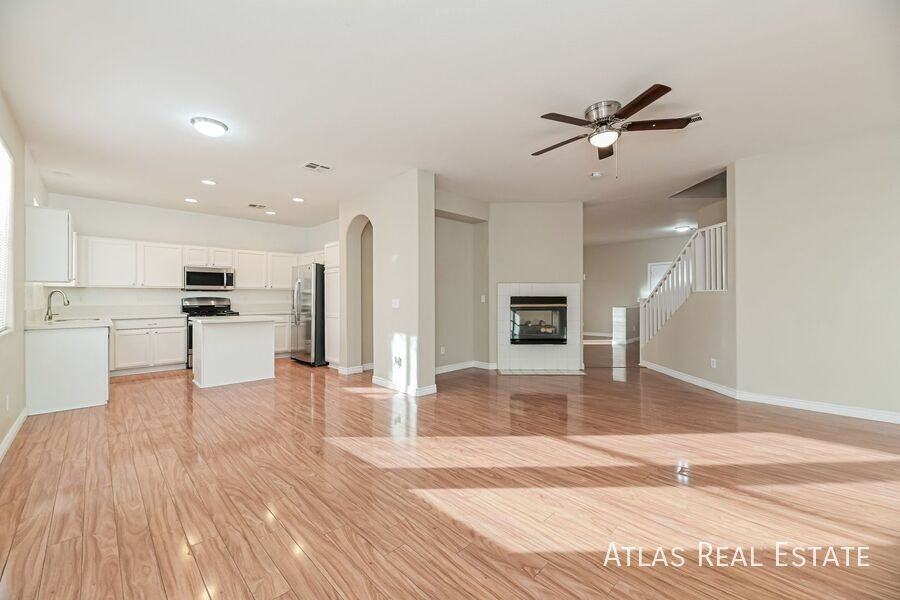 4009 Bella Palermo Way - Photo 3 of 39