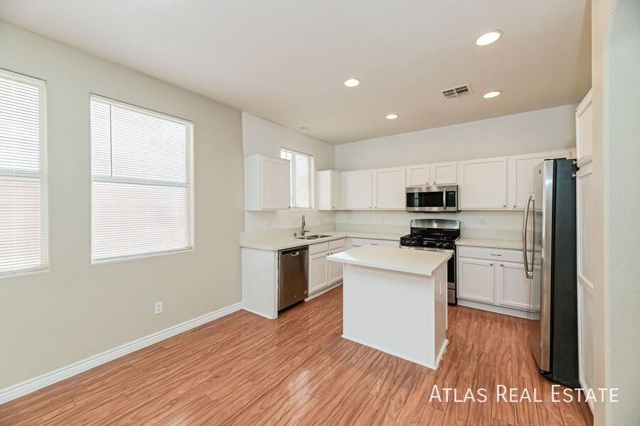 4009 Bella Palermo Way - Photo 6 of 39