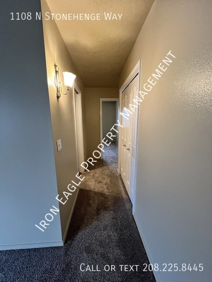 1108 N Stonehenge Way - Photo 6 of 15