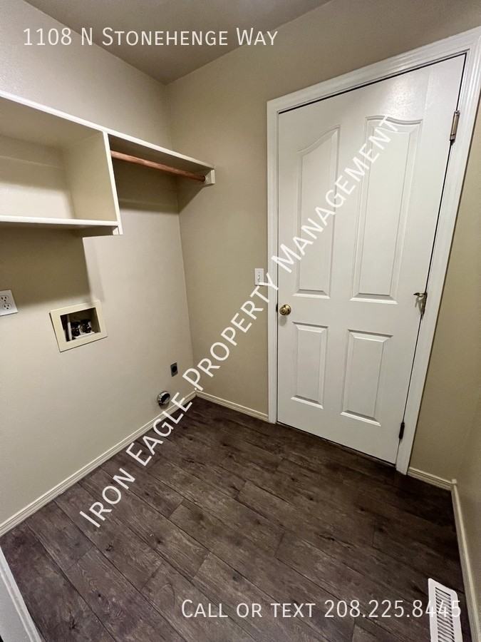 1108 N Stonehenge Way - Photo 7 of 15