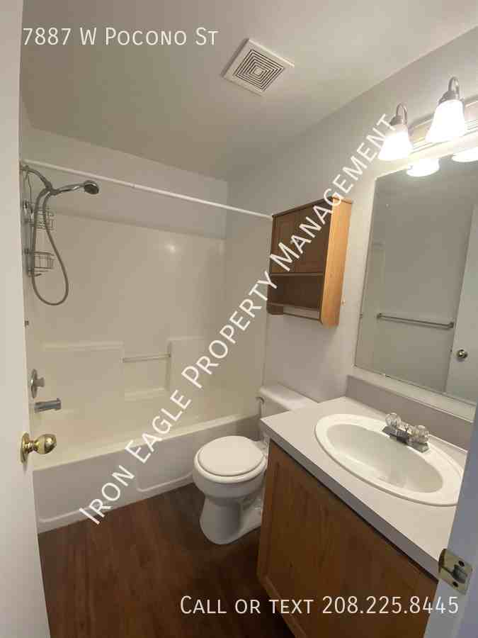 7887 W Pocono St - Photo 5 of 10