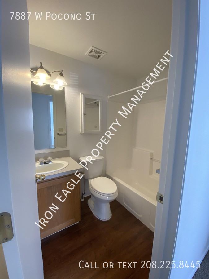 7887 W Pocono St - Photo 7 of 10