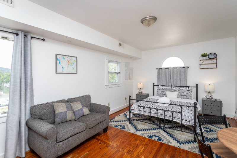 600 E Main St #6-1 - Photo 2 of 6